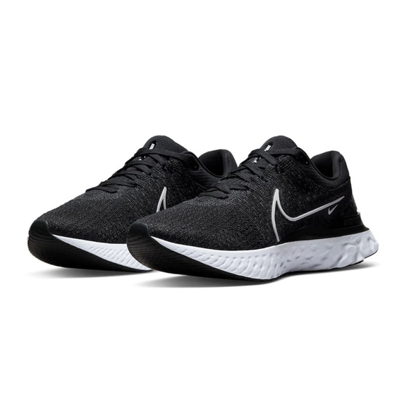 Nike React Infinity Flyknit 3 Black and White Size 11 main image 12